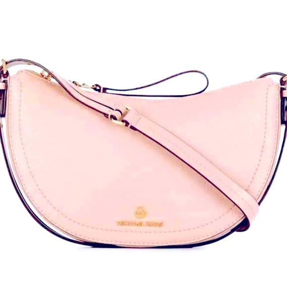 MICHAEL KORS Camden Medium Powder Blush Pebbled Leather Messenger Bag, EUC - Picture 1 of 11